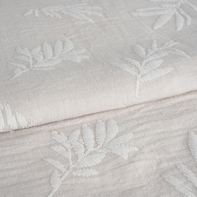 Hampunlehtivaahtoa jäljittelevä polyesterilanka