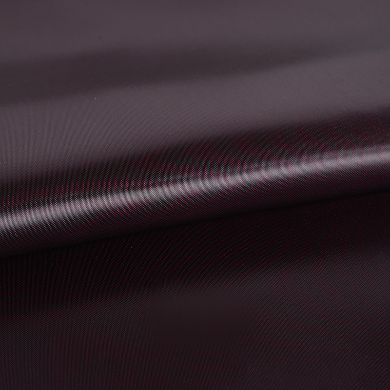 Kationinen satiinikangas