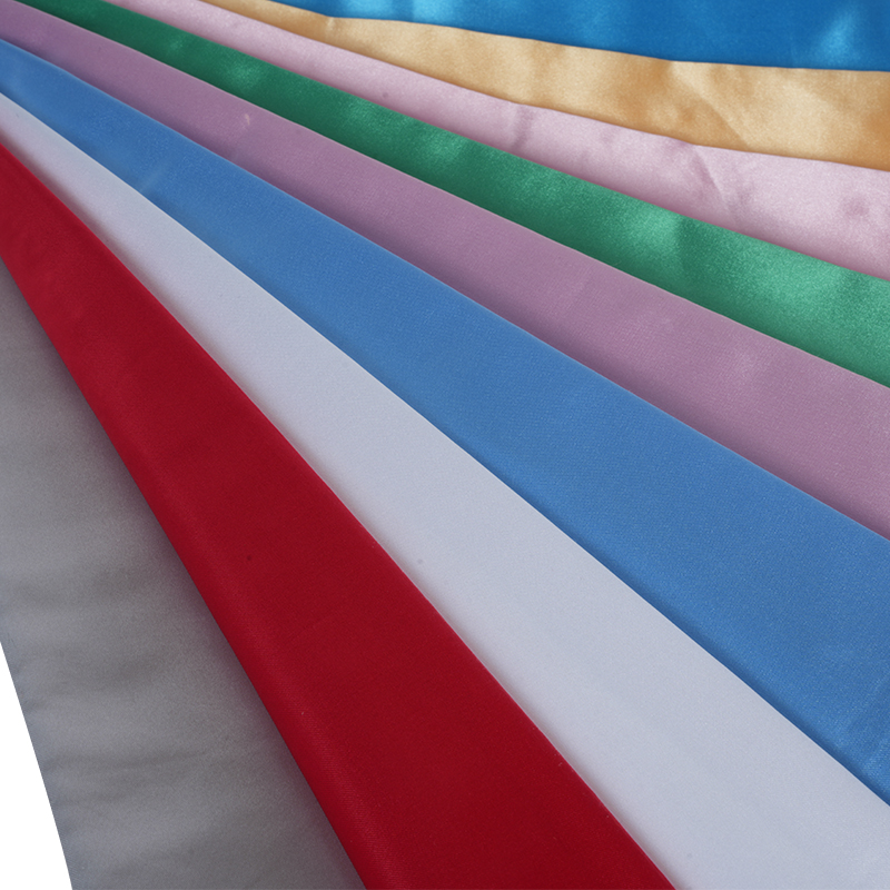 50/75 kiiltävä kiertymätön satiini + ohut mela päällä kangas